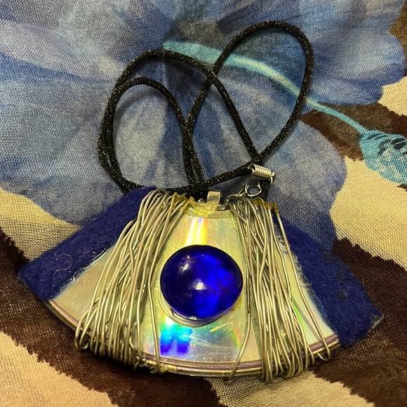 Reversible Handmade Necklace - Picture 11 of 16